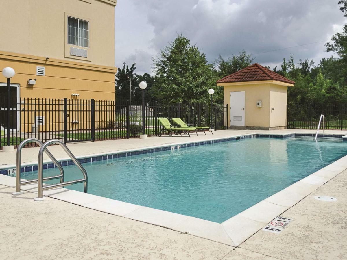 La Quinta By Wyndham Mobile Satsuma / Saraland Hotel Exterior foto